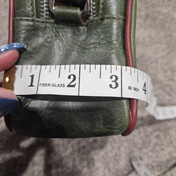 Hand Tooled Leather  Tan and Green Crossbody Bag - Picture 5 of 8